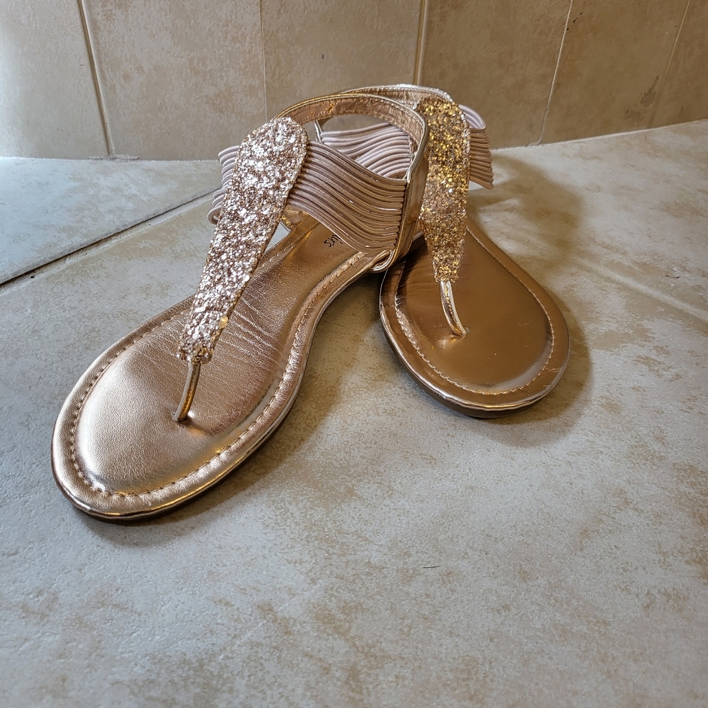 Dream pairs sandals, size 8, gold